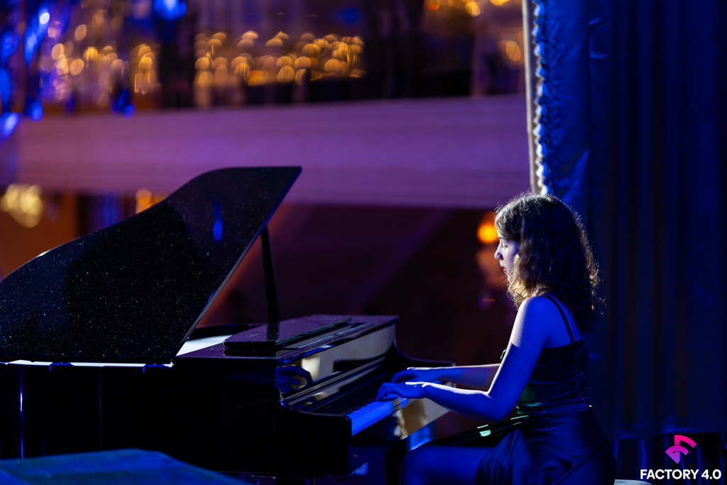 AWARDS & GALA - Image 6