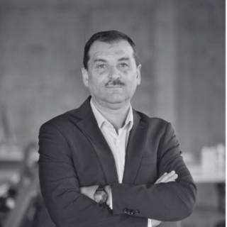 https://factory40.ro/2024/wp-content/uploads/2024/06/Dan-Bogdan-320x320.png