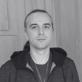 https://factory40.ro/2024/wp-content/uploads/2024/10/Andrei-Avram-320x320.png