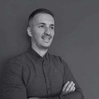 https://factory40.ro/2025/wp-content/uploads/2025/08/George-Popescu-320x320.png