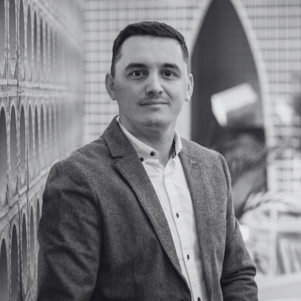https://factory40.ro/2025/wp-content/uploads/2025/09/Bogdan-Cojocaru.png